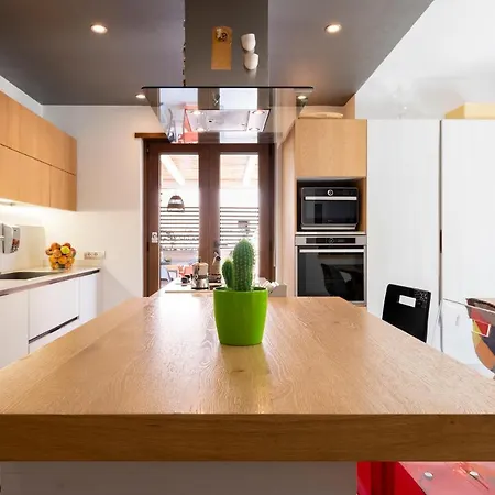 度假居 Family House *